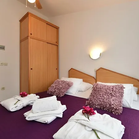 Nela Appartement *