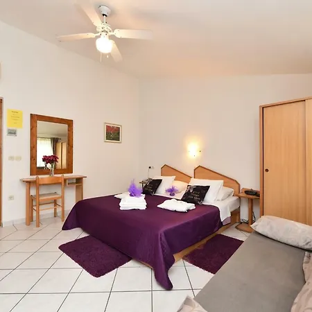 Nela Appartement *