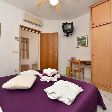 Nela Apartment *